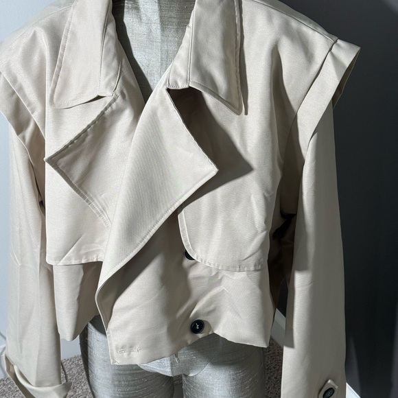 Boohoo plus Cropped trench jacket size US 18 - Picture 2 of 5